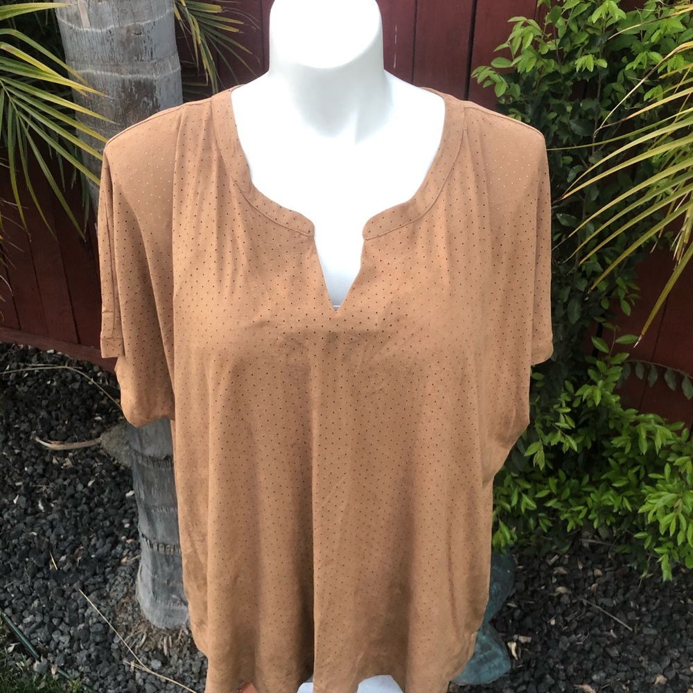 New light brown short Lane Bryant tee size 26/28